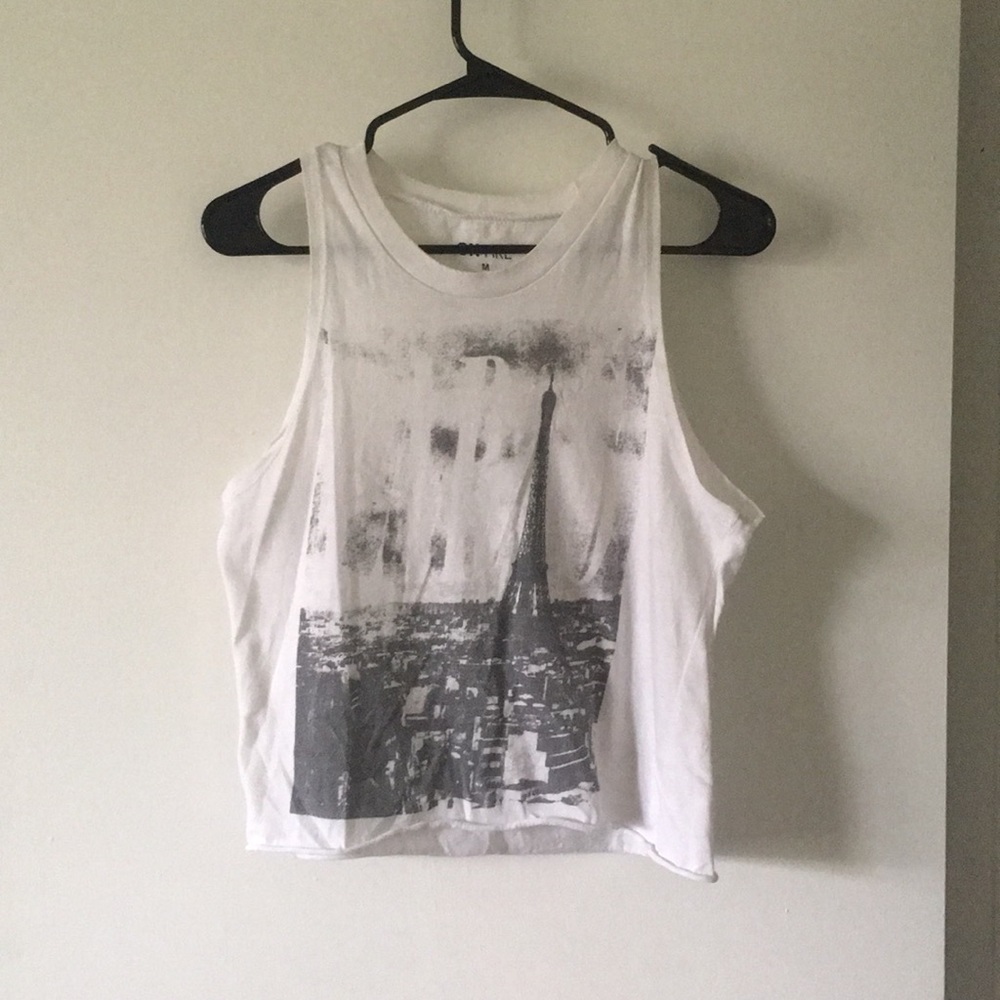 Sleeveless muscle shirt